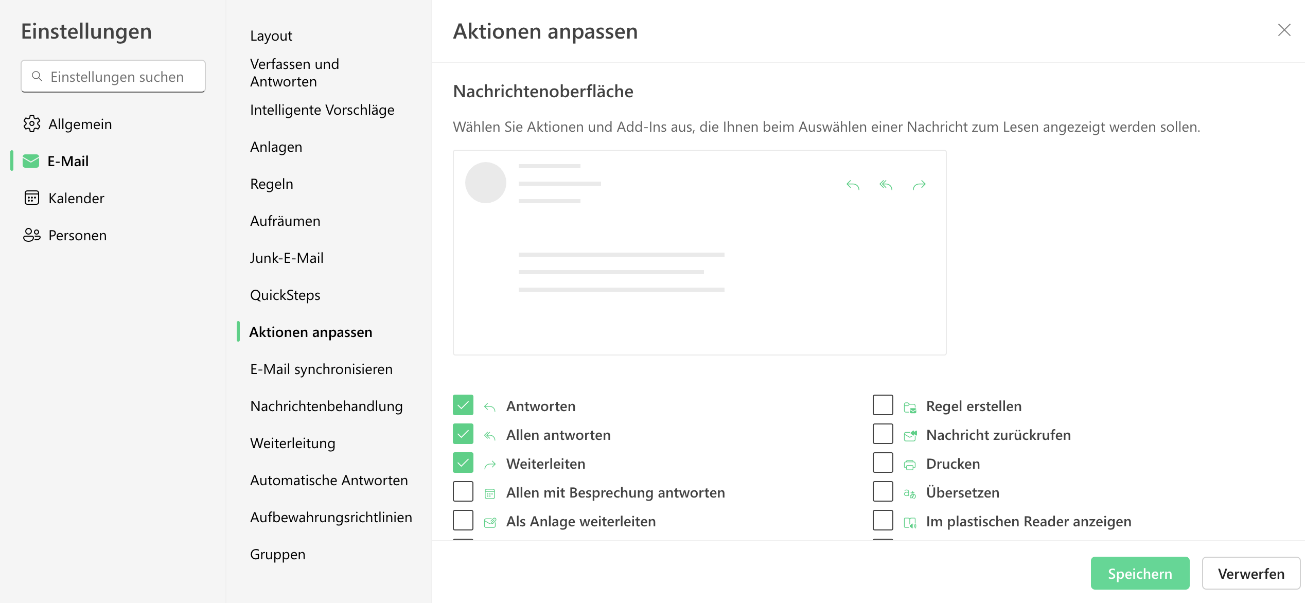 Seite Aktionen anpassen in den Outlook-Web-Einstellungen mit dem Abschnitt Nachrichtenoberfläche. Zu sehen ist eine Liste ankreuzbarer Aktionen wie Antworten, Allen antworten und Weiterleiten mit den Schaltflächen Speichern und Verwerfen.
