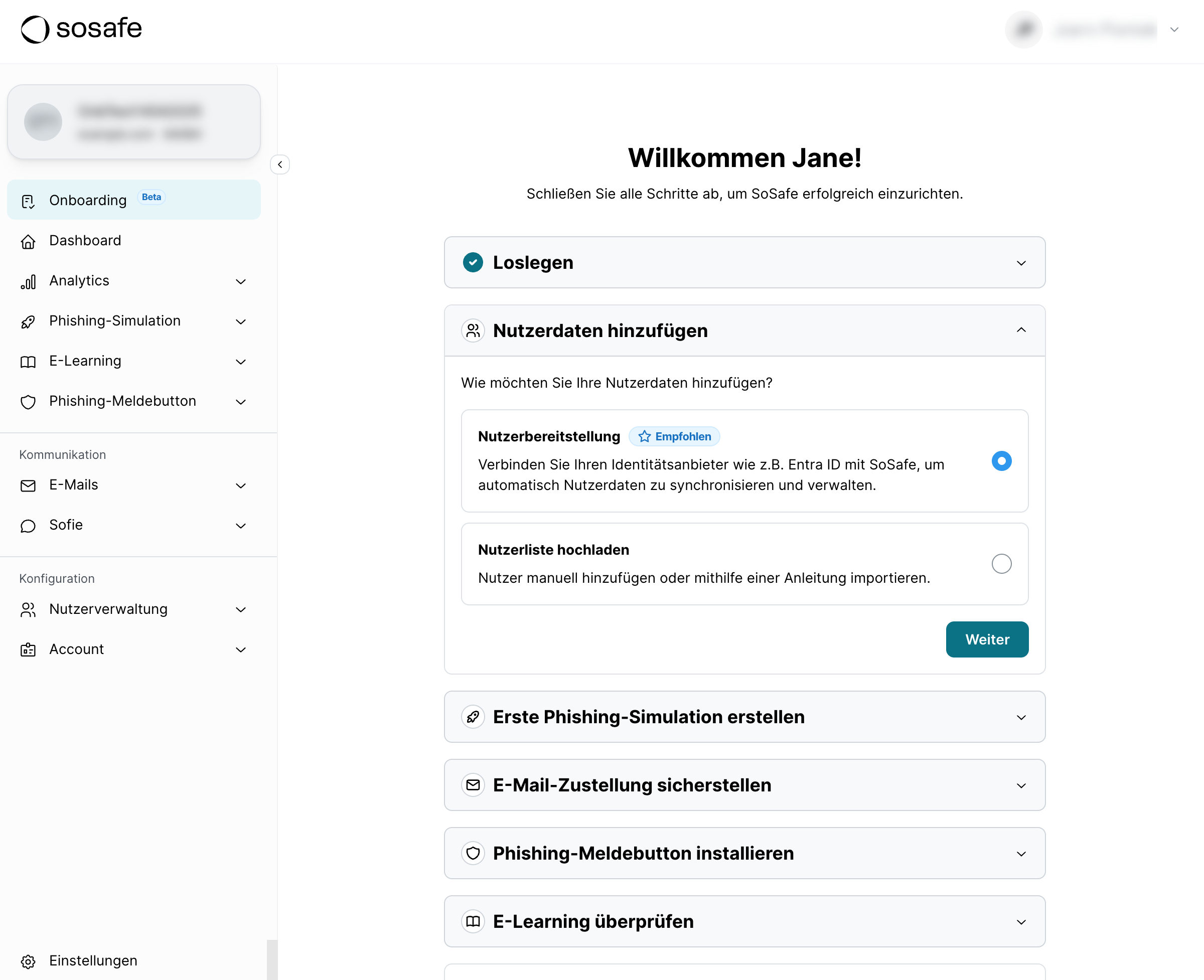 SoSafe Onboarding-Dashboard mit aufgeklapptem Abschnitt Nutzerdaten hinzufügen. Die Option Nutzerbereitstellung ist als empfohlen markiert und ausgewählt, daneben steht die Option Nutzerliste hochladen, darunter die Schaltfläche Weiter.