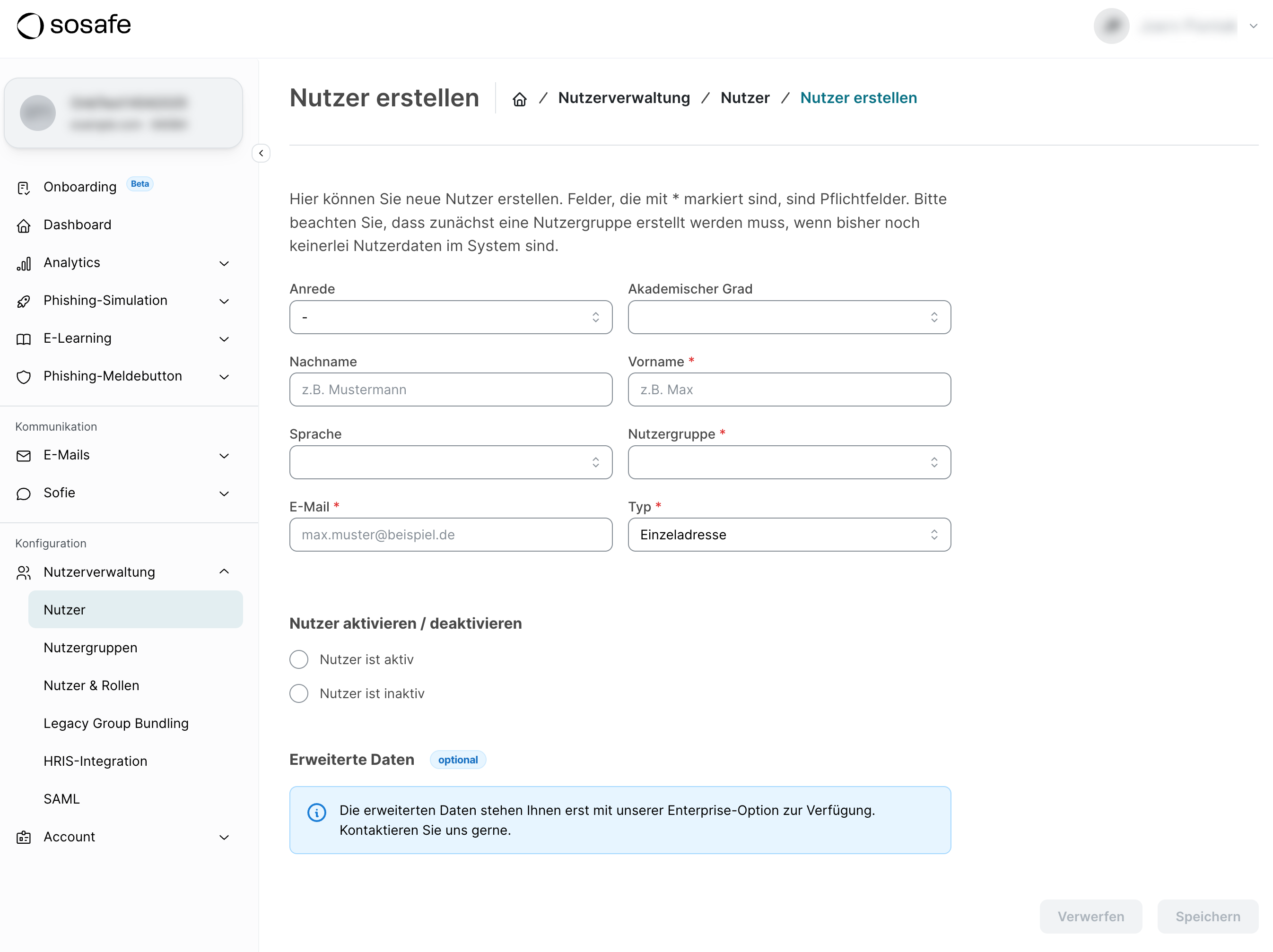 SoSafe Manager, Formular Nutzer erstellen mit den Feldern Anrede, Akademischer Grad, Nachname, Vorname, Sprache, Nutzergruppe, E-Mail und Typ, mehrere davon mit rotem Pflichtfeld-Sternchen. Darunter die Optionen Nutzer ist aktiv und Nutzer ist inaktiv sowie ein Hinweis zu den optionalen erweiterten Daten.