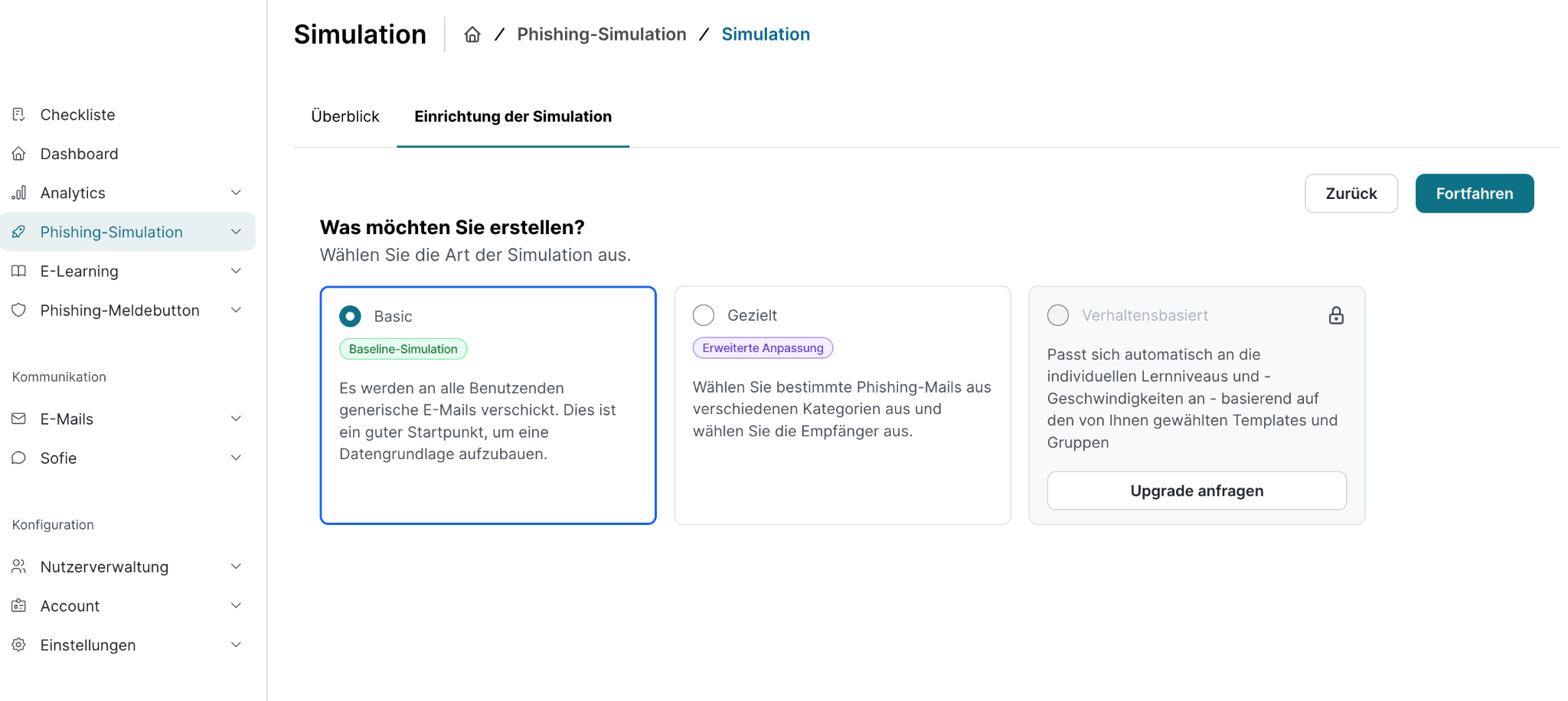 SoSafe Manager Phishing-Simulation, Ansicht Was möchten Sie erstellen, mit der ausgewählten Option Basic, Baseline-Simulation. Daneben stehen die Optionen Gezielt und das gesperrte Verhaltensbasiert mit einer Schaltfläche Upgrade anfragen.