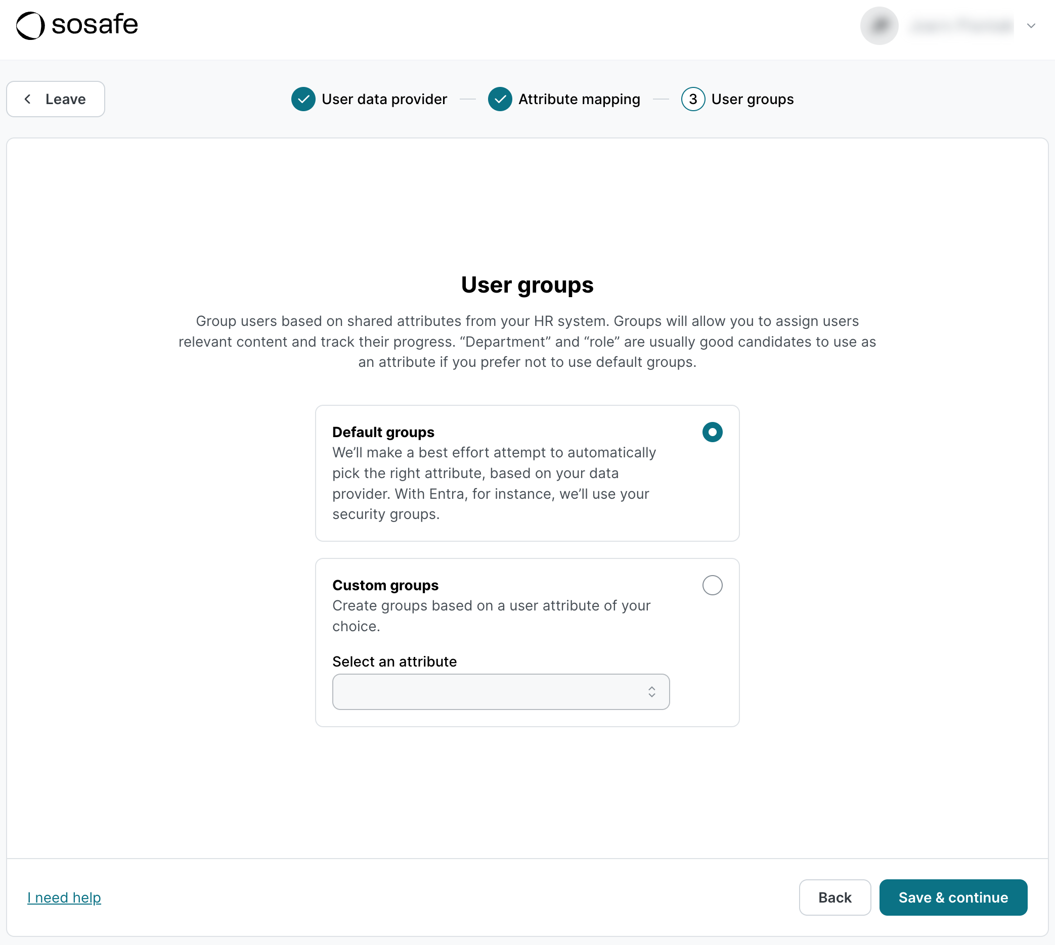 Paso User groups de la configuración de HRIS, con Default groups seleccionado sobre Custom groups. Default groups utiliza la mejor coincidencia posible, como los grupos de seguridad de Entra, mientras que Custom groups permite elegir un atributo como Department.