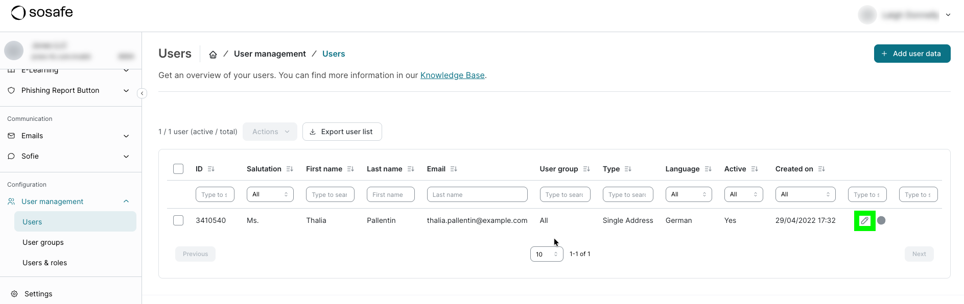 Tabla Users del SoSafe Manager que muestra un usuario activo con el icono de lápiz de edición resaltado en su fila, junto con campos de filtro para cada columna y un botón Add user data.