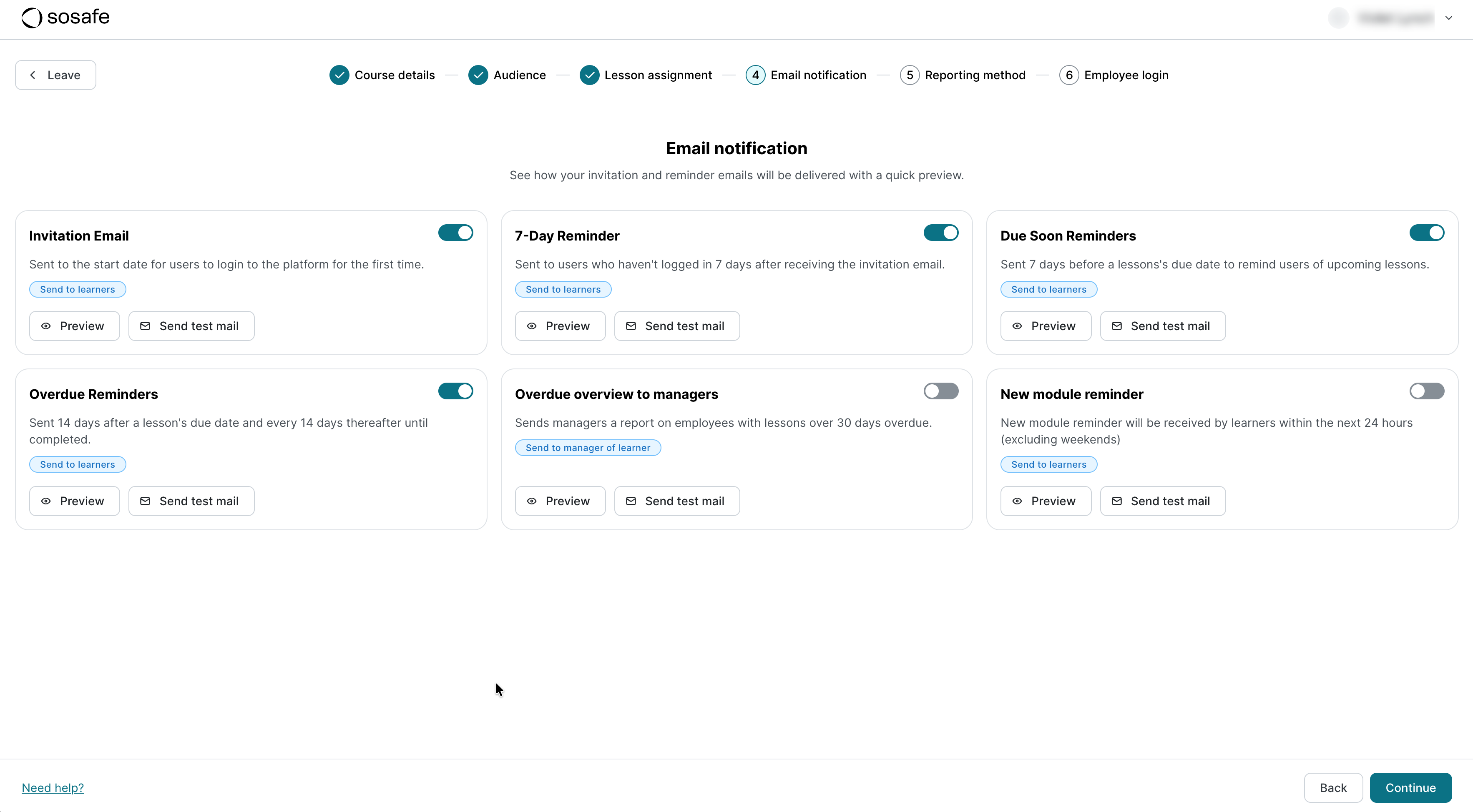 Stap 4 van de E-Learning-cursusinstelling, E-mailmelding, met zes typen herinneringen. Uitnodigingsmail, herinnering na 7 dagen, herinneringen bijna verlopen en herinneringen verlopen zijn ingeschakeld, terwijl het verloopdatumoverzicht voor managers en de herinnering voor nieuwe modules zijn uitgeschakeld.