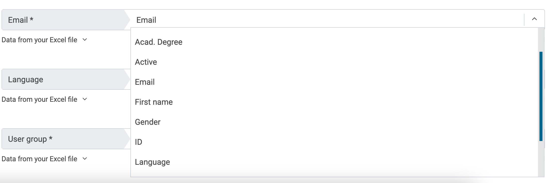 Dezelfde stap voor attributenkoppeling, met het dropdown-menu van het veld Email geopend om het te koppelen aan een andere Excel-kolom, en de velden Language en User group eronder.