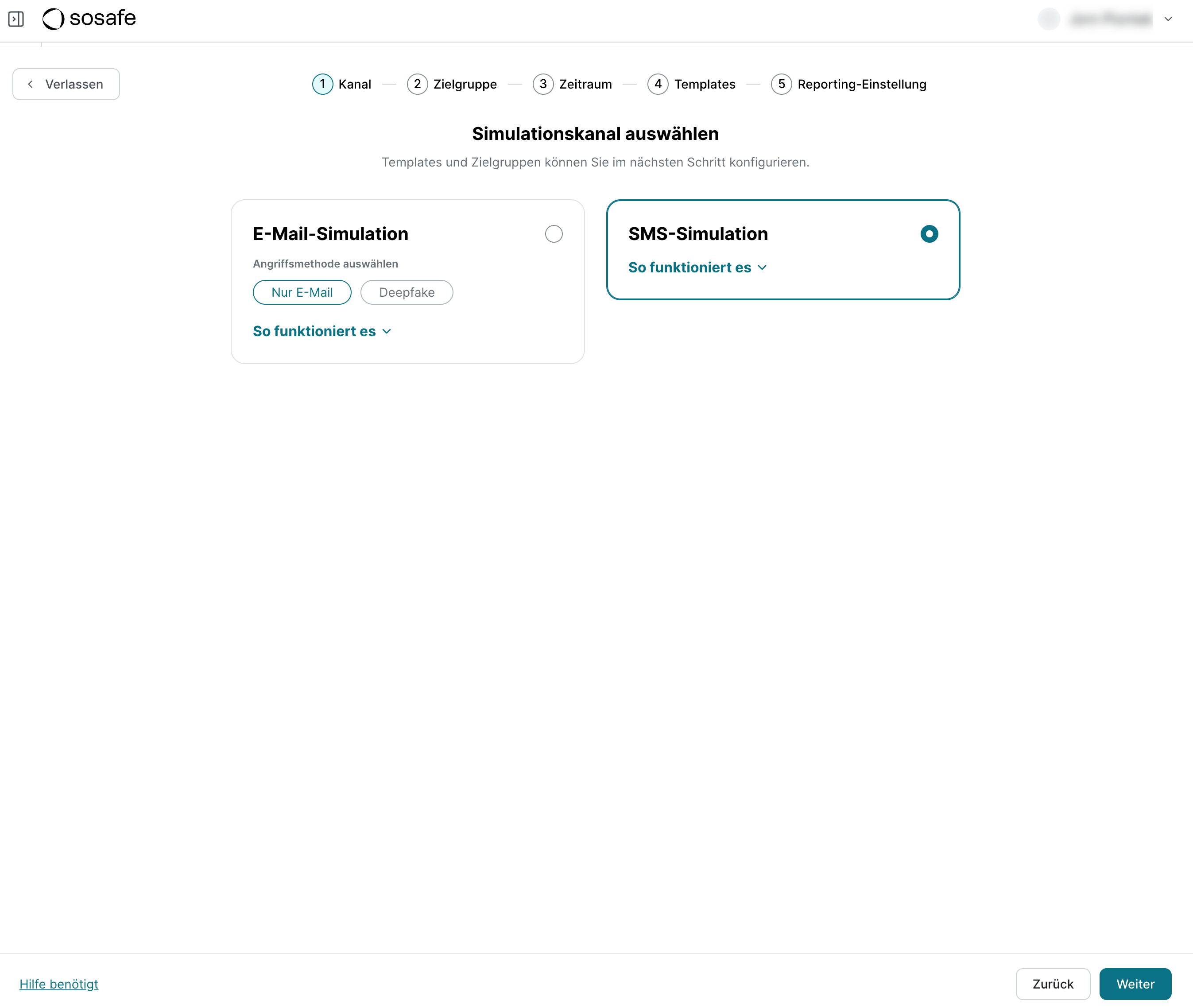 Schritt 1 des Assistenten, Simulationskanal auswählen, mit den Optionen E-Mail-Simulation und SMS-Simulation. SMS-Simulation ist ausgewählt.